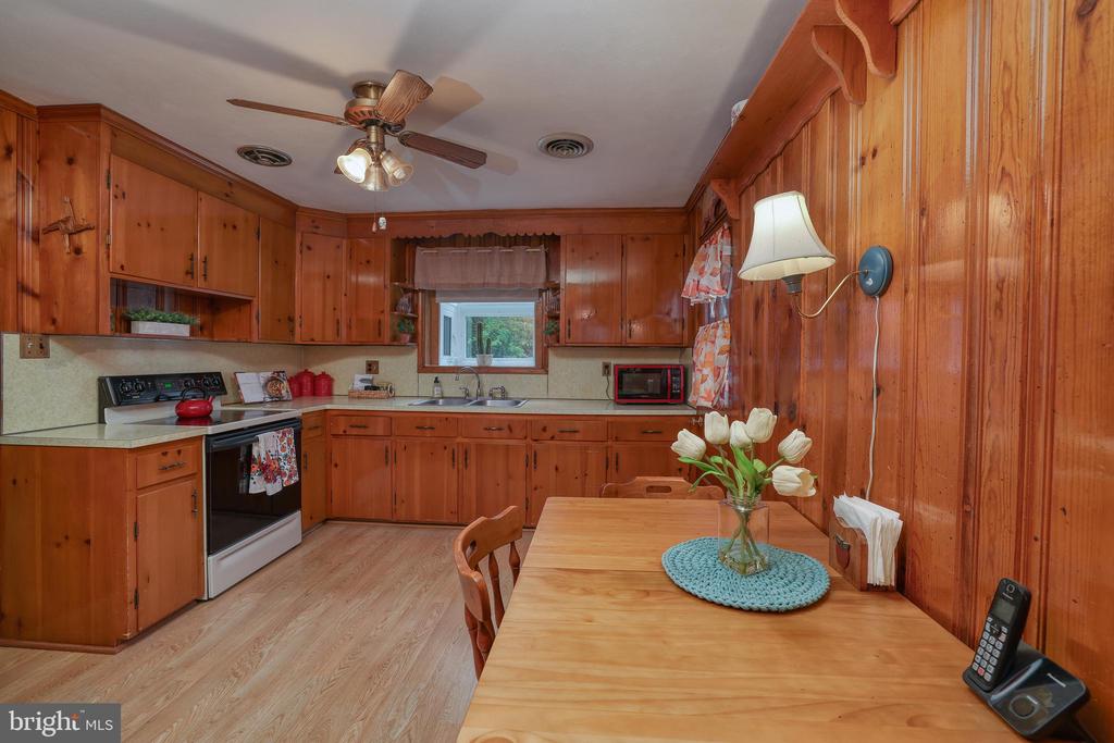 5 FAYETTE DRIVE