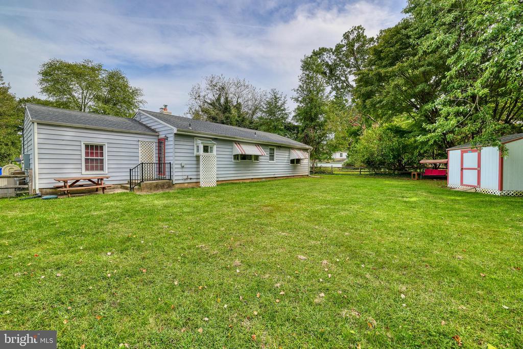 5 FAYETTE DRIVE