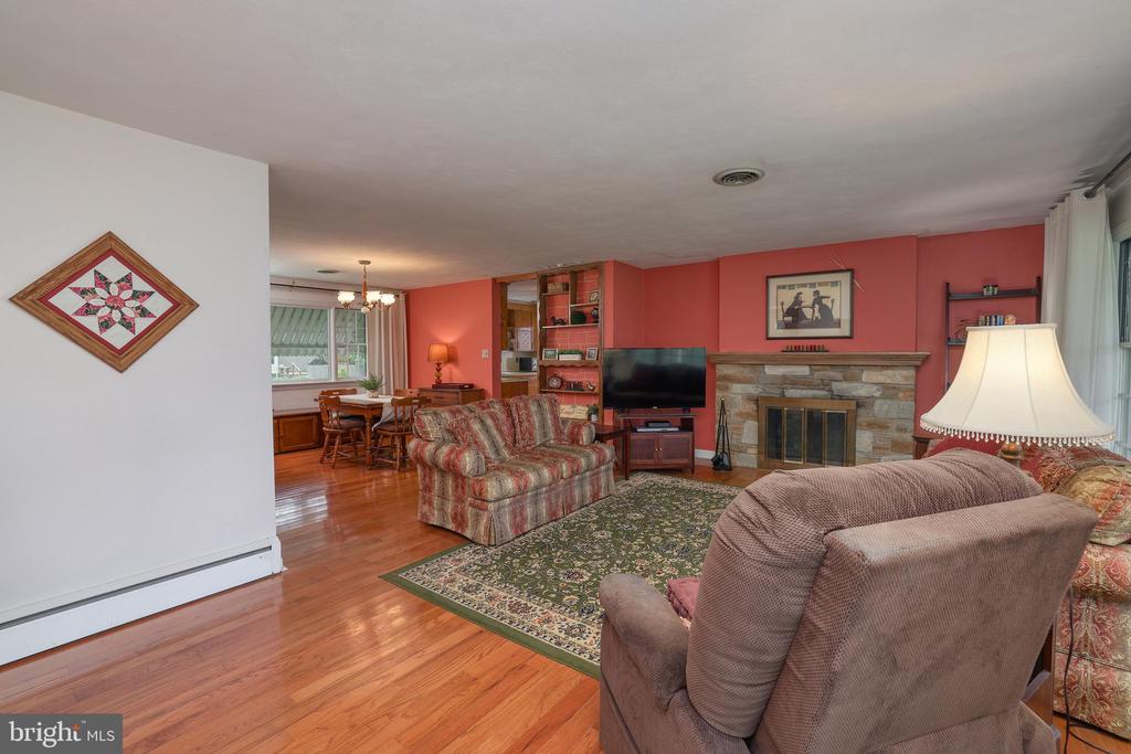 5 FAYETTE DRIVE
