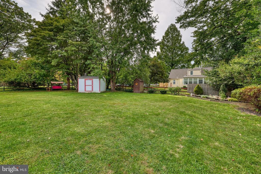 5 FAYETTE DRIVE