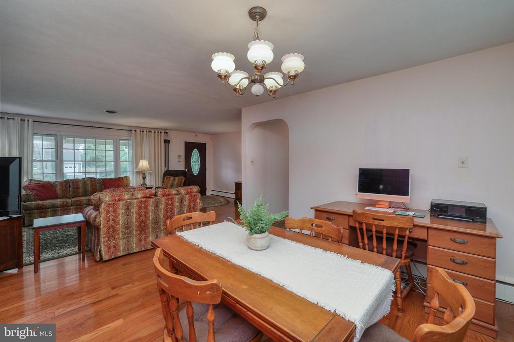 5 FAYETTE DRIVE