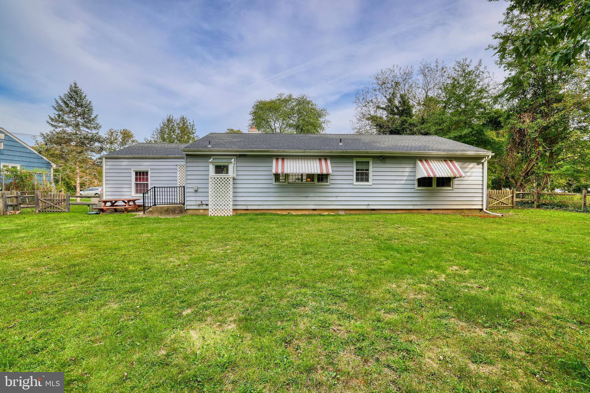 5 FAYETTE DRIVE