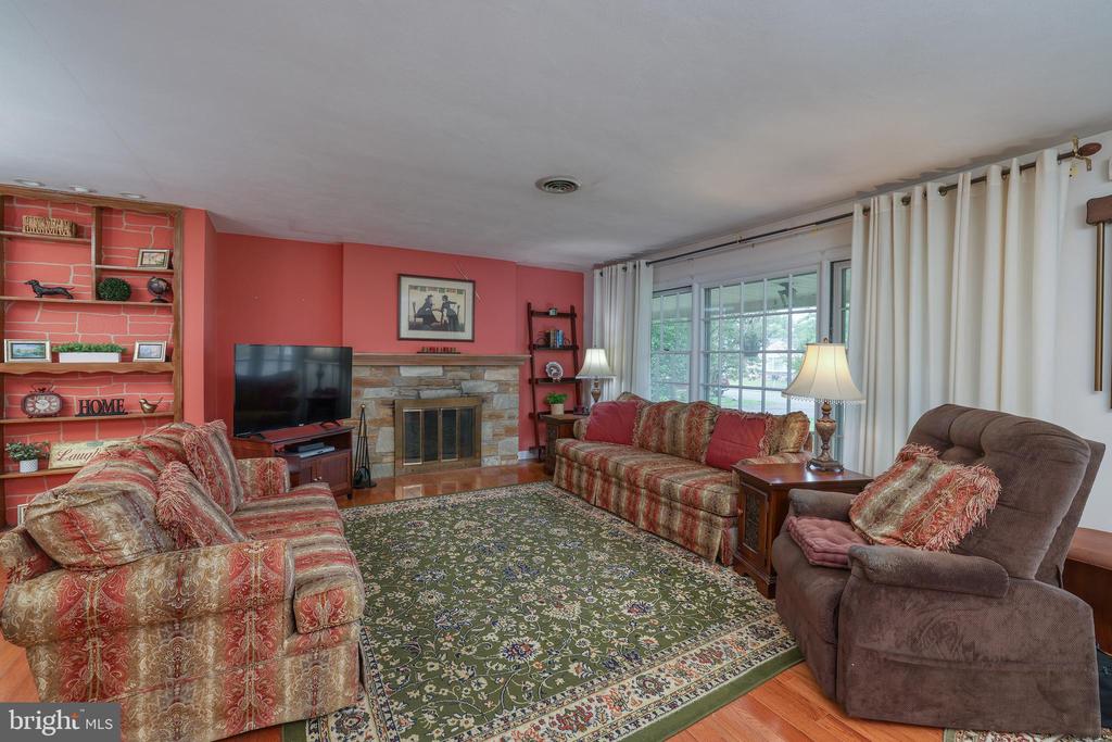 5 FAYETTE DRIVE