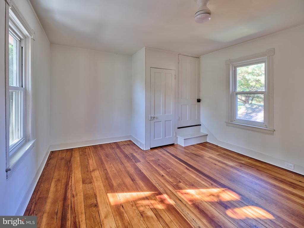 865 SHERERS HILL ROAD