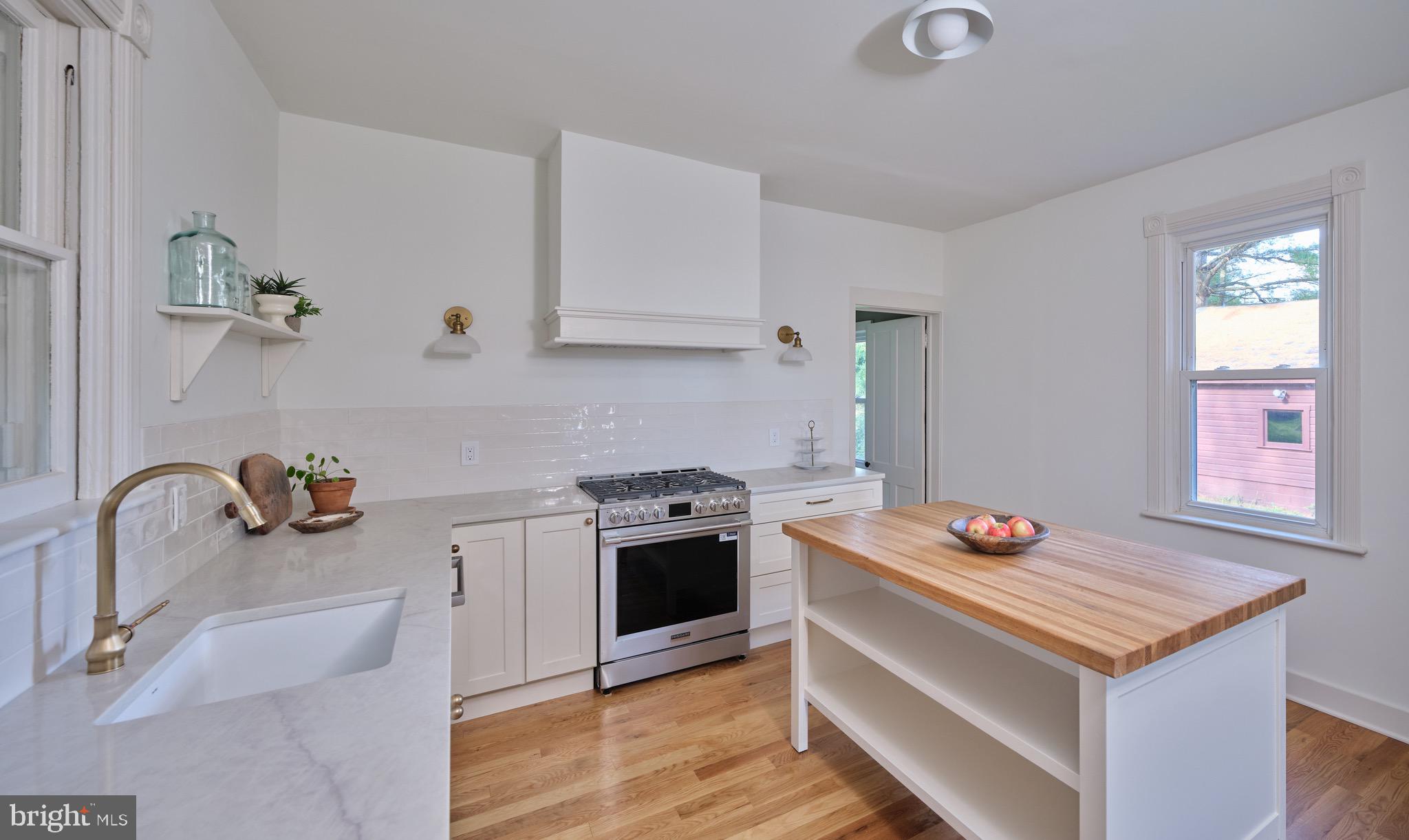865 SHERERS HILL ROAD