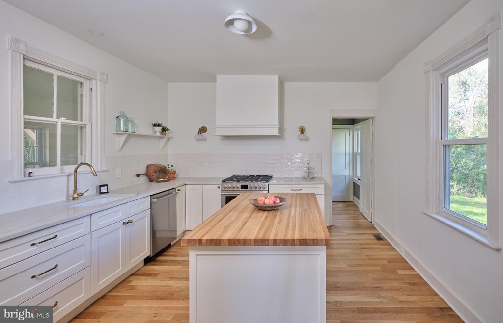 865 SHERERS HILL ROAD
