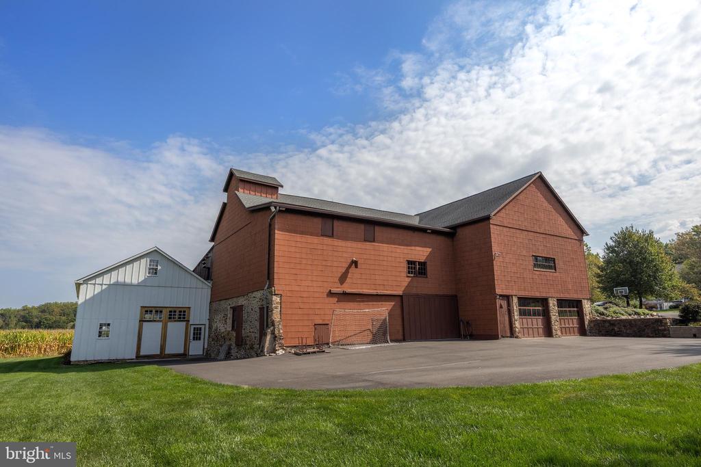 4001 STREET ROAD