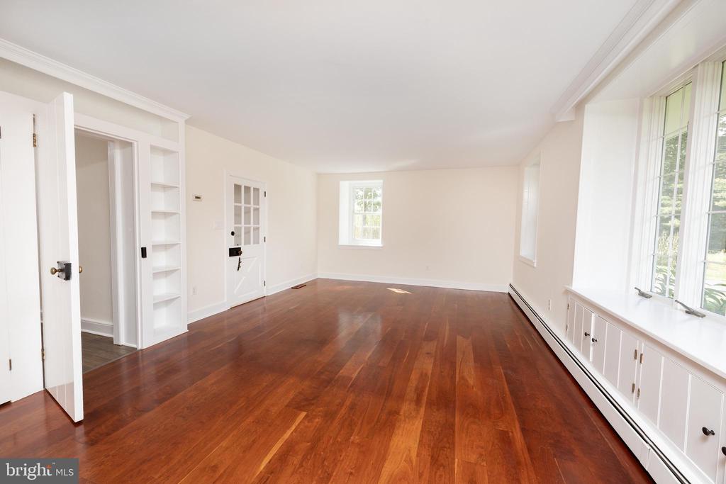 4001 STREET ROAD
