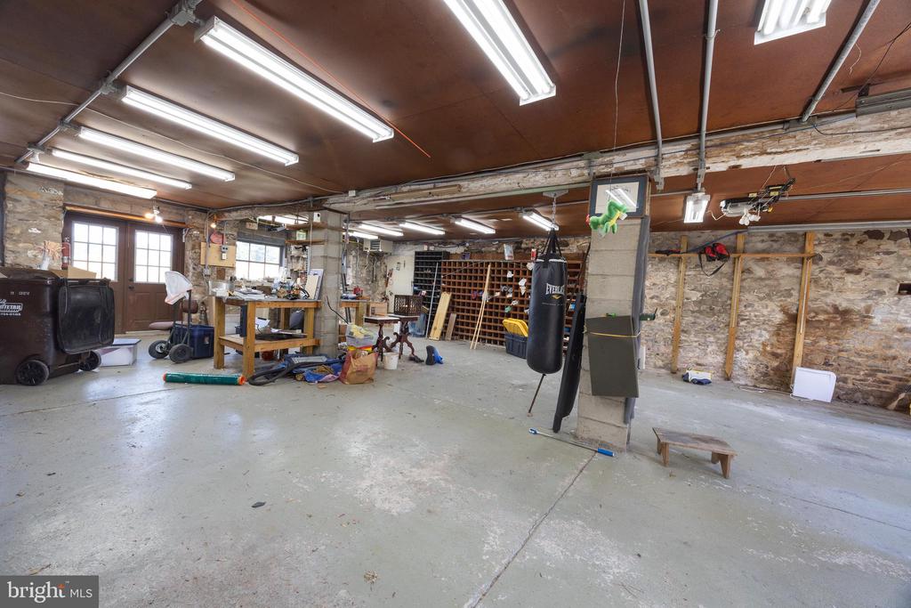 4001 STREET ROAD