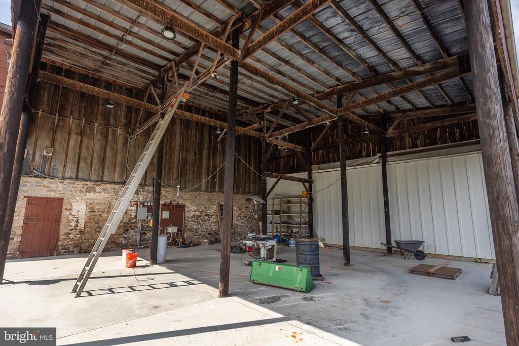 4001 STREET ROAD