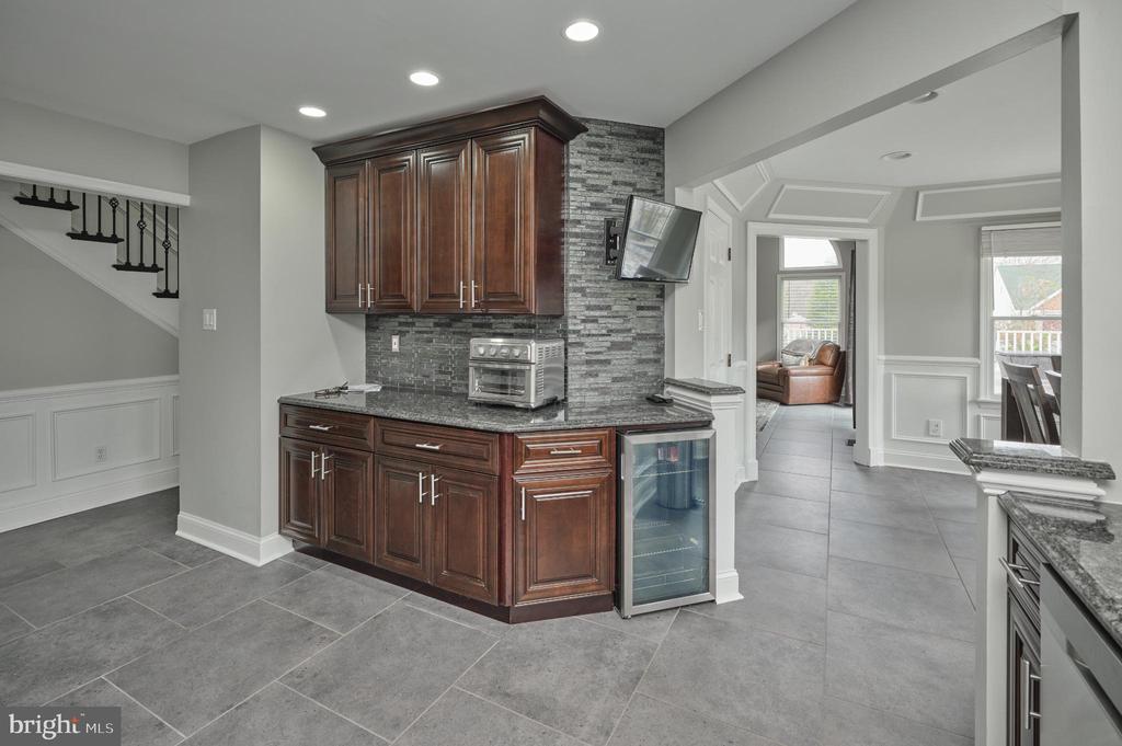 5281 HARRINGTON COURT