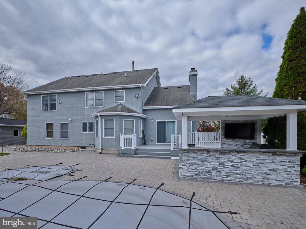 5281 HARRINGTON COURT