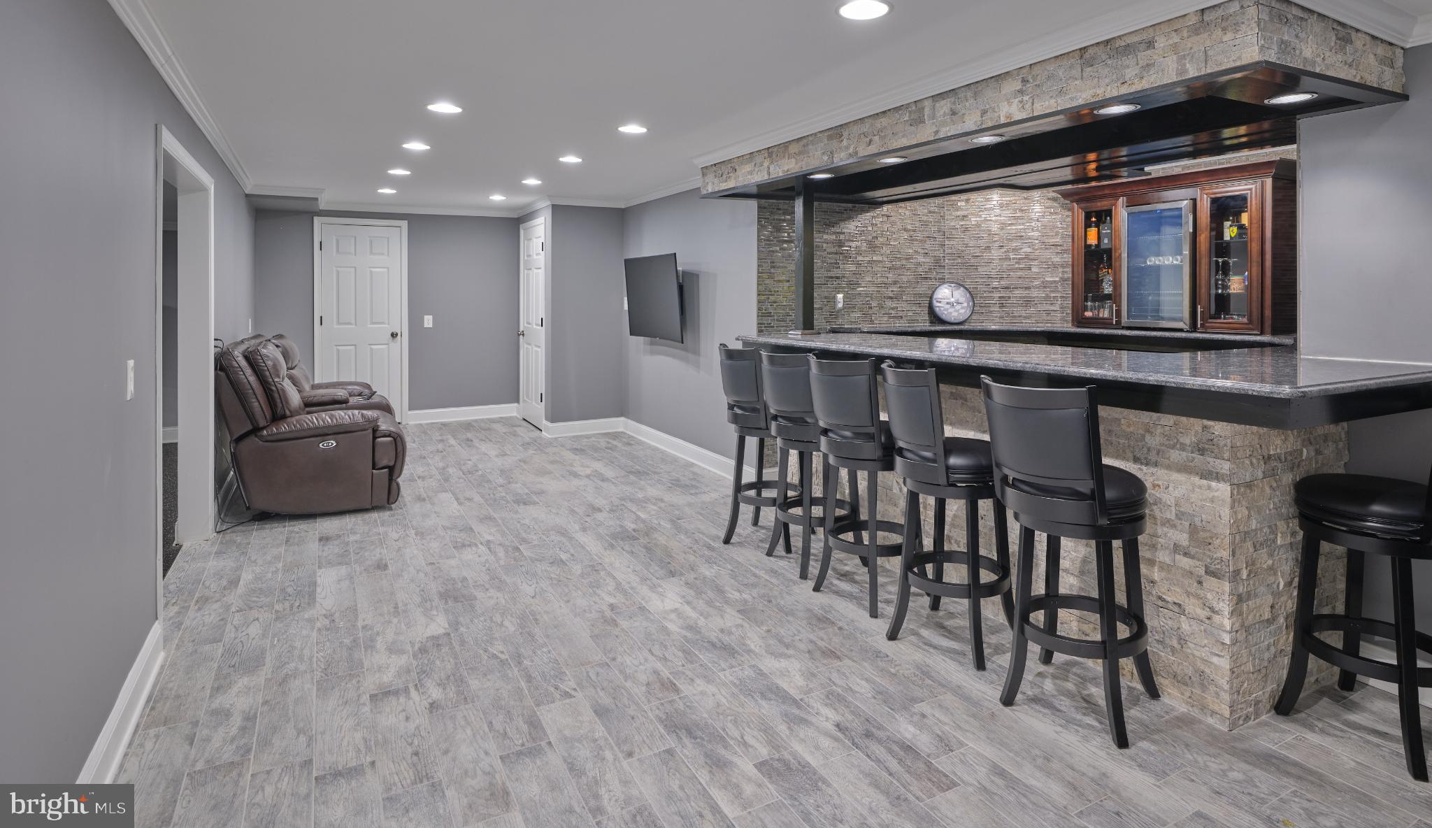 5281 HARRINGTON COURT