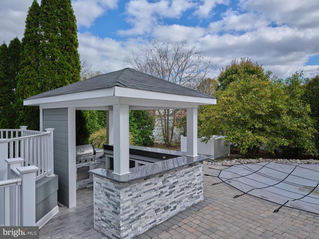 5281 HARRINGTON COURT
