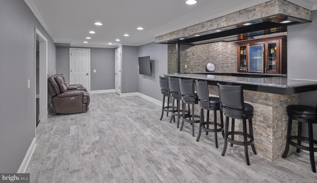 5281 HARRINGTON COURT