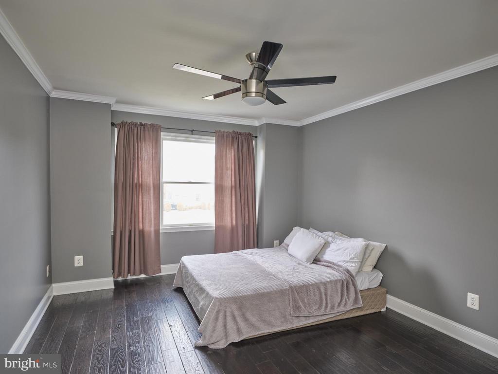 5281 HARRINGTON COURT