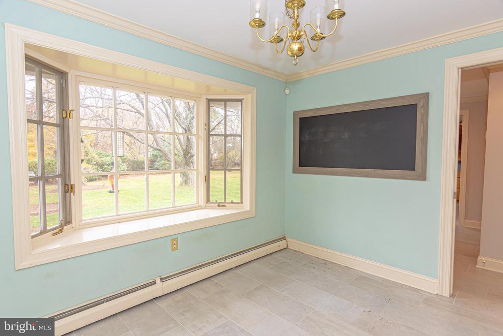 21 WOODS END DRIVE