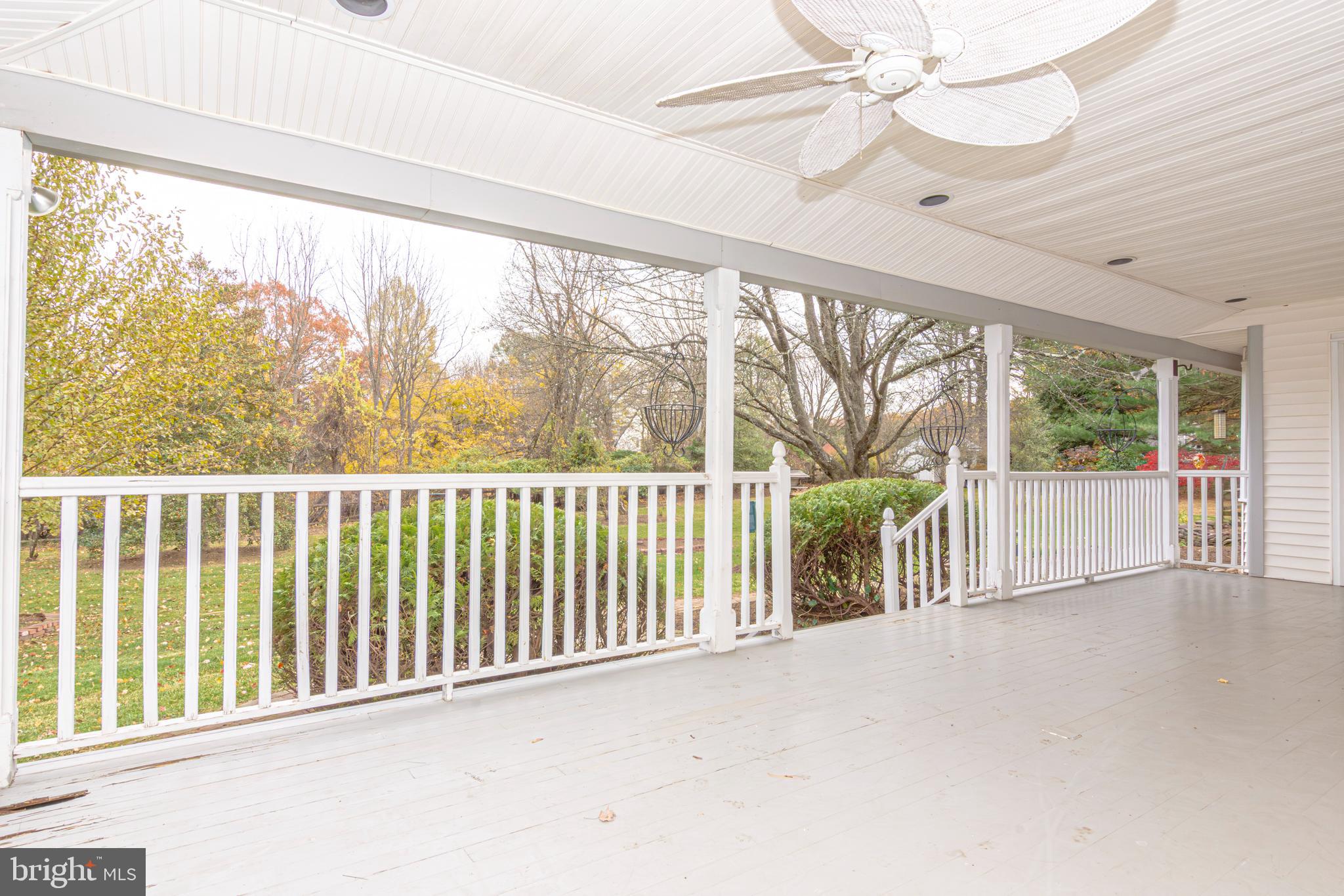 21 WOODS END DRIVE