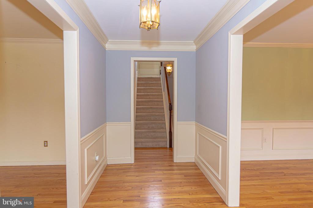 21 WOODS END DRIVE