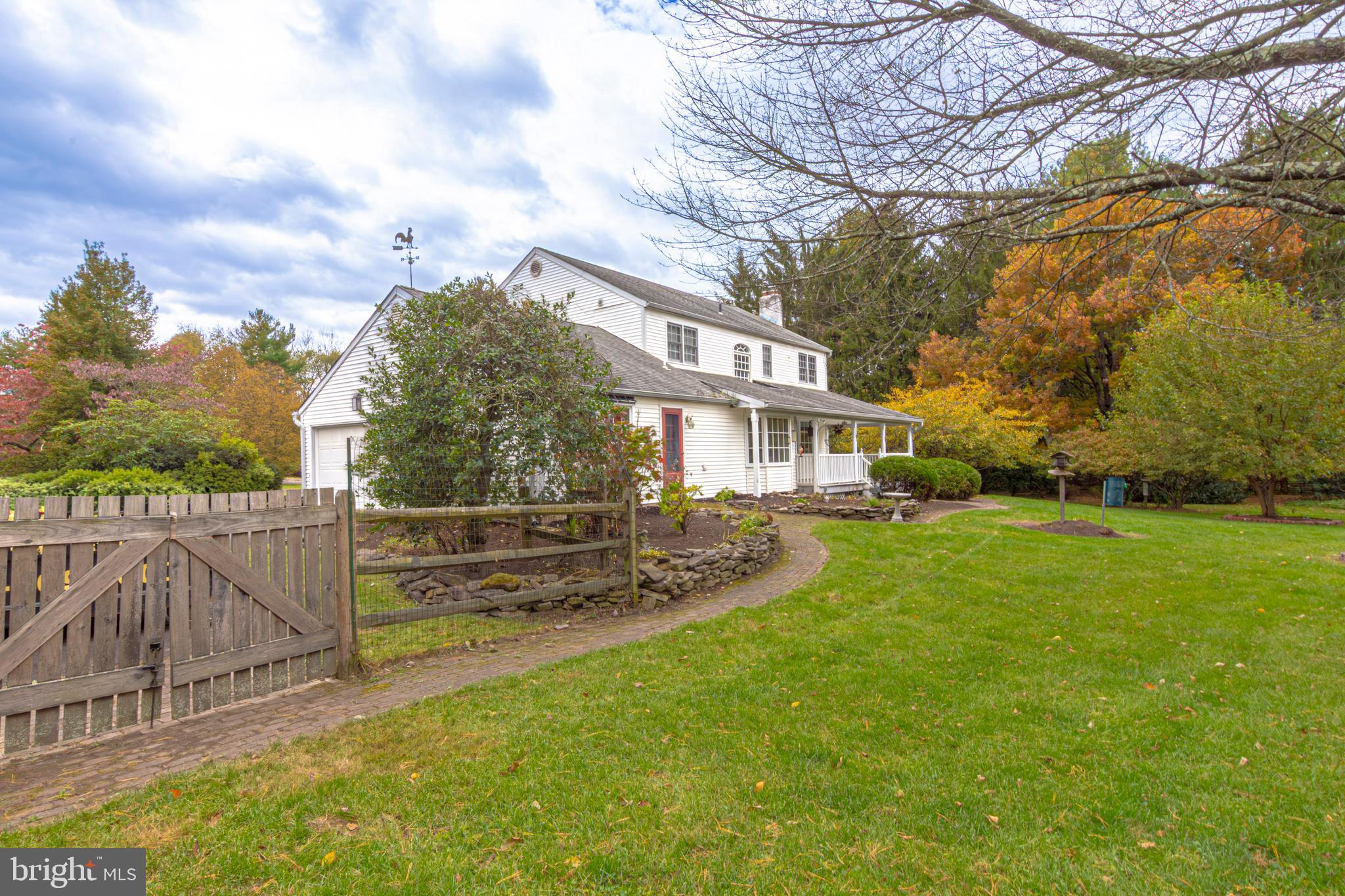21 WOODS END DRIVE