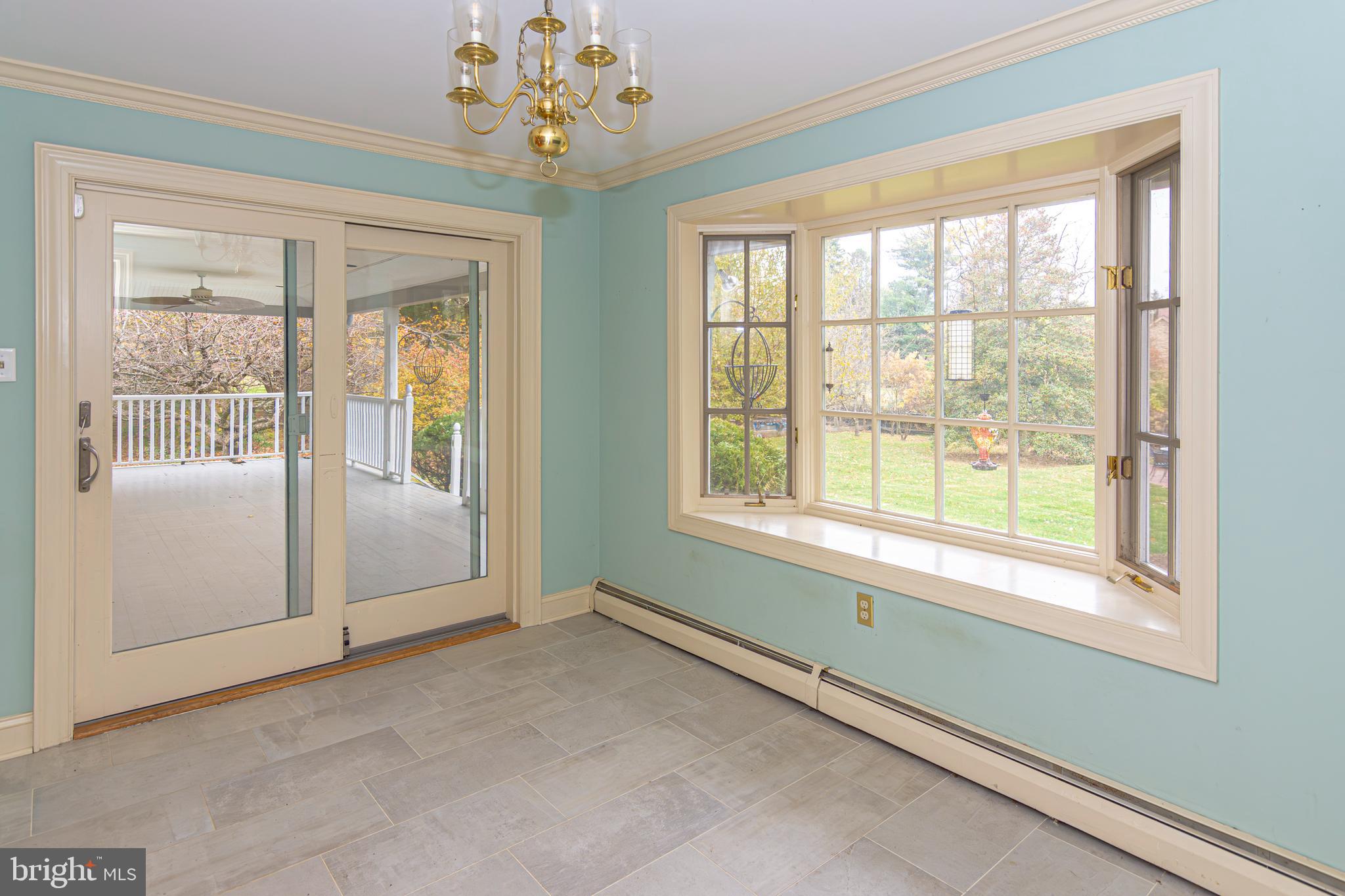21 WOODS END DRIVE