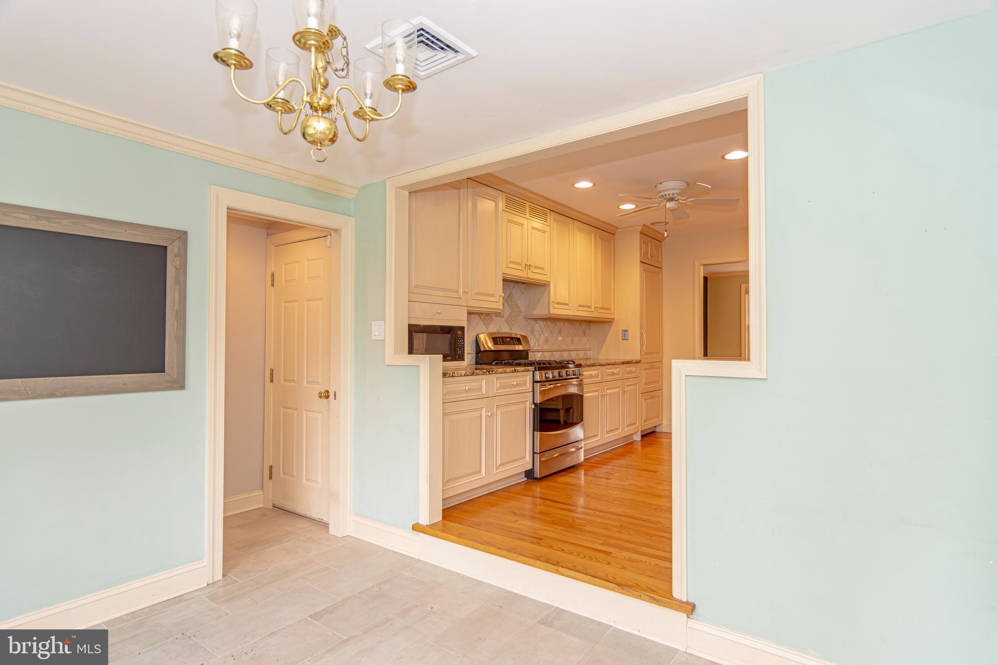 21 WOODS END DRIVE