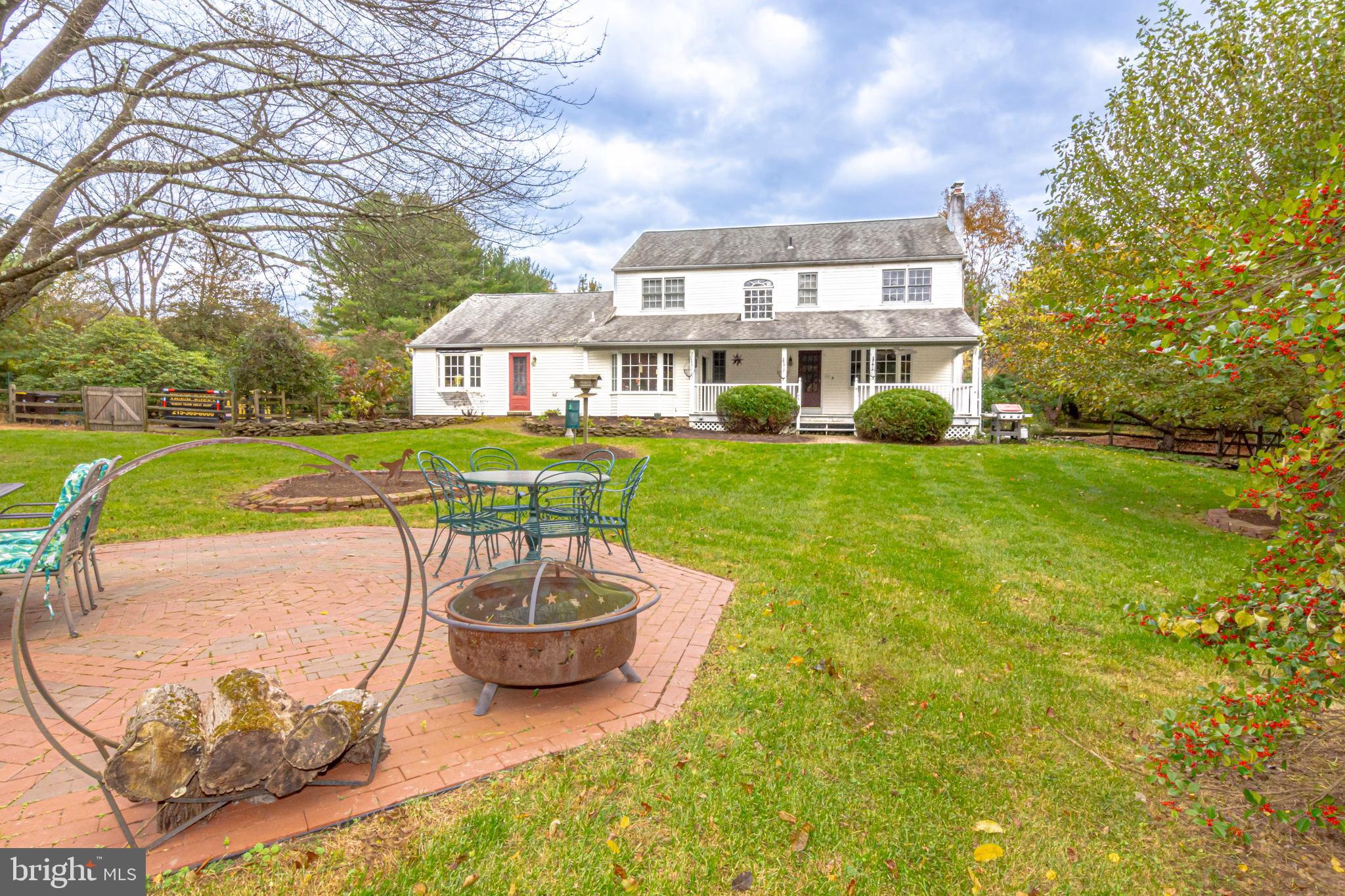 21 WOODS END DRIVE