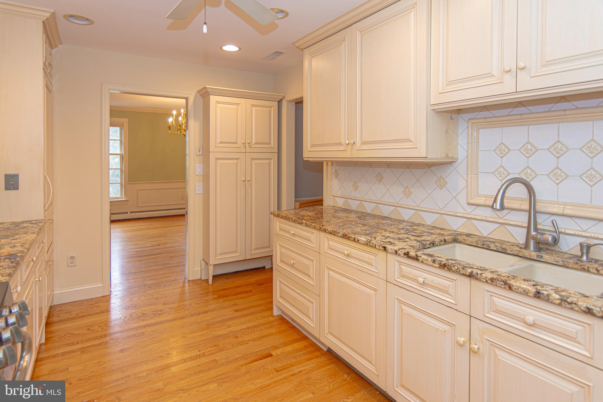 21 WOODS END DRIVE
