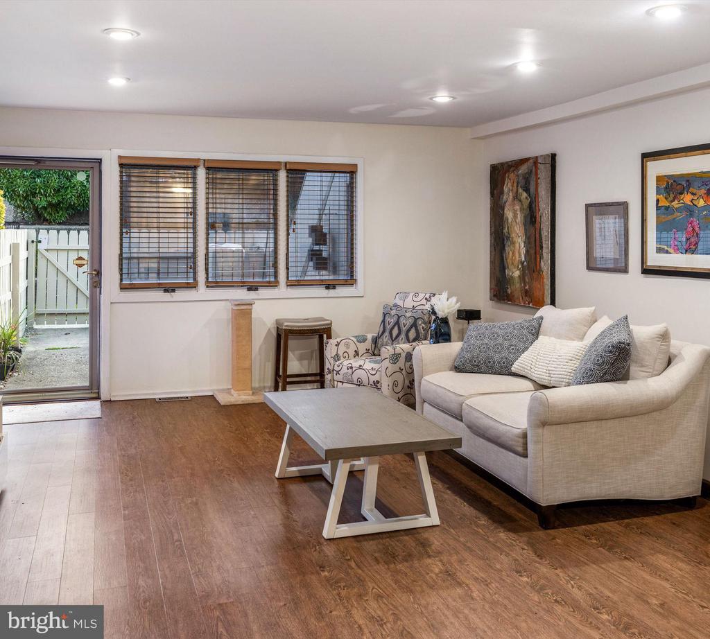 9 RIVERHILL A