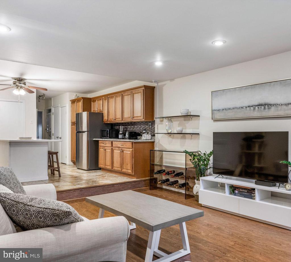 9 RIVERHILL A