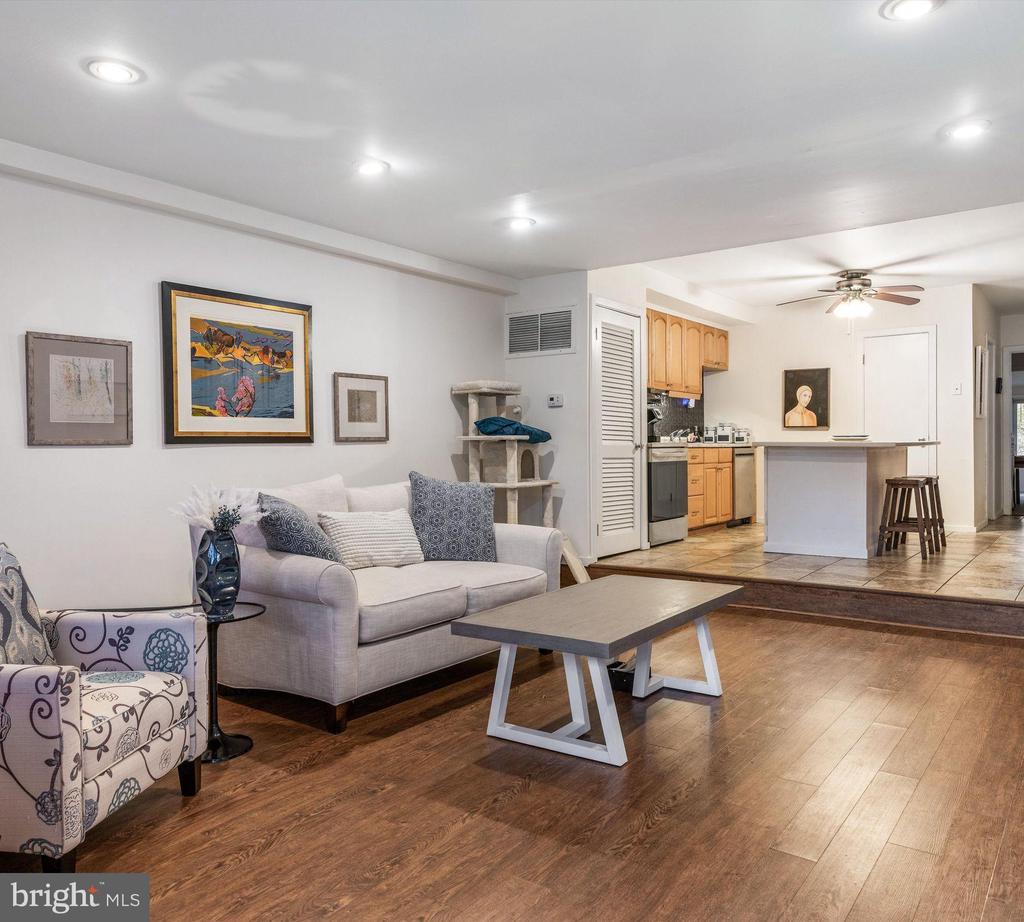 9 RIVERHILL A