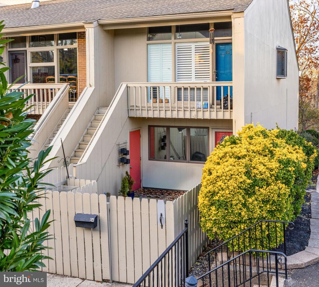 9 RIVERHILL A