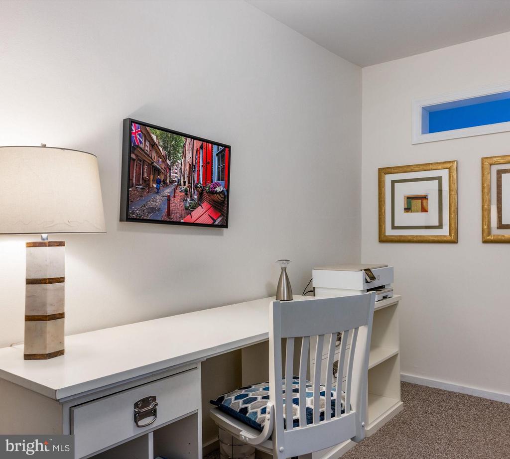 9 RIVERHILL A