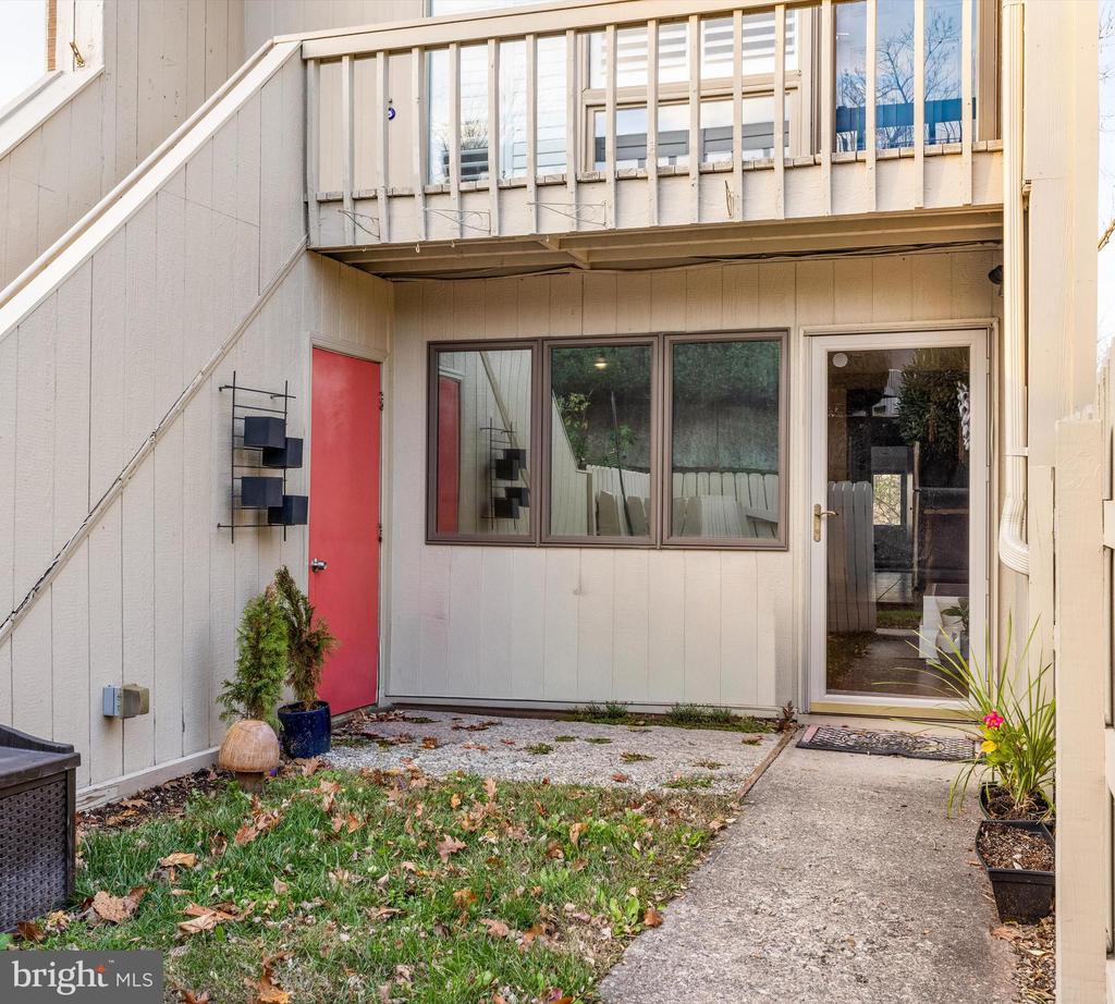 9 RIVERHILL A