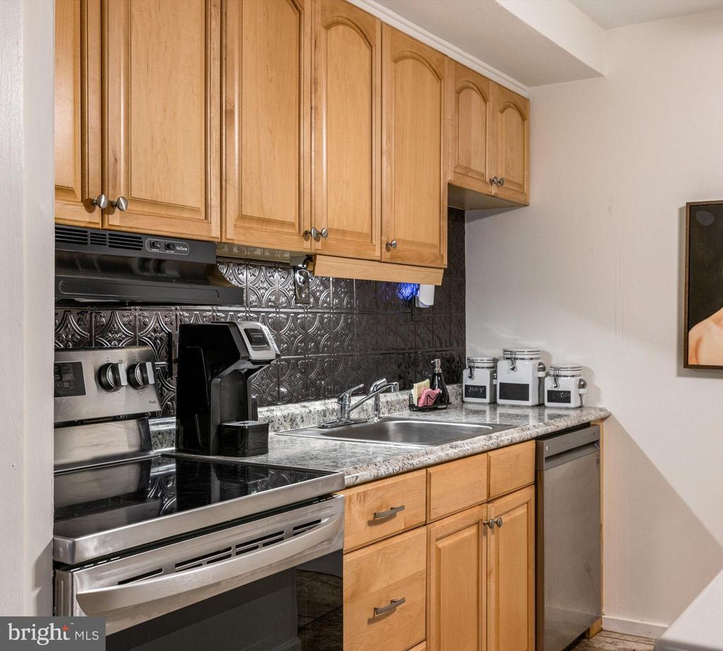 9 RIVERHILL A