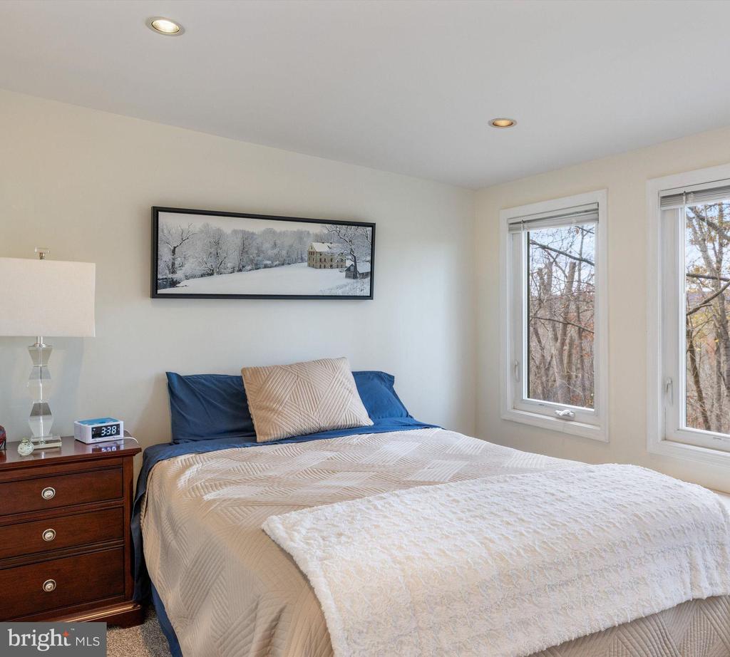 9 RIVERHILL A