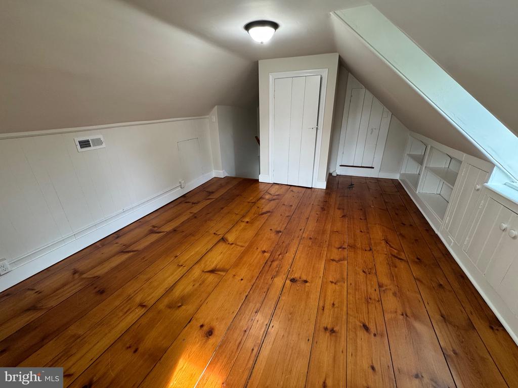 16 BROWNSBURG ROAD