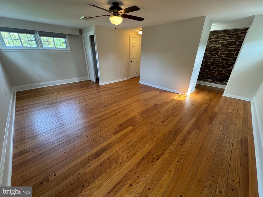 16 BROWNSBURG ROAD