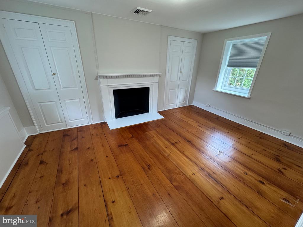 16 BROWNSBURG ROAD