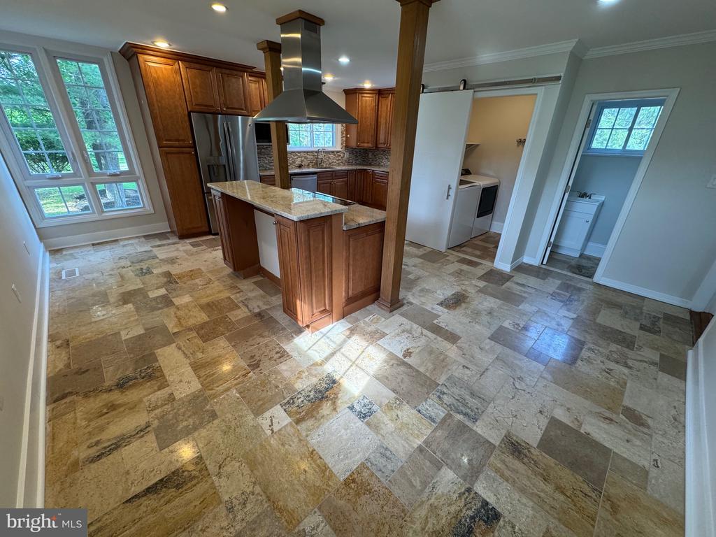 16 BROWNSBURG ROAD
