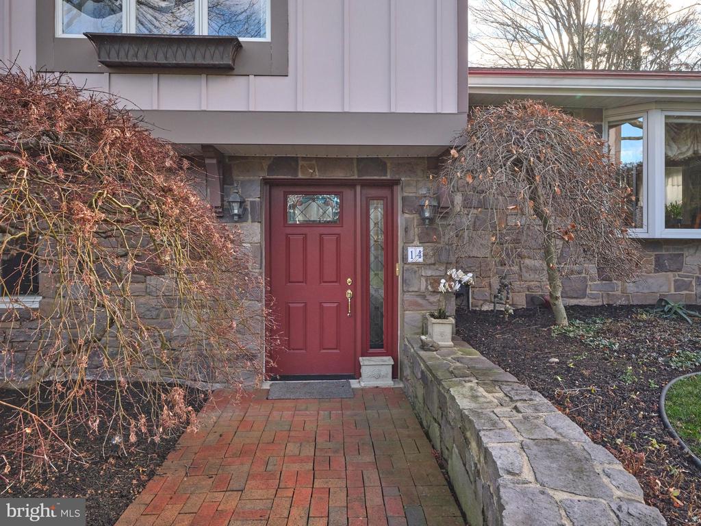14 JONATHAN WAY