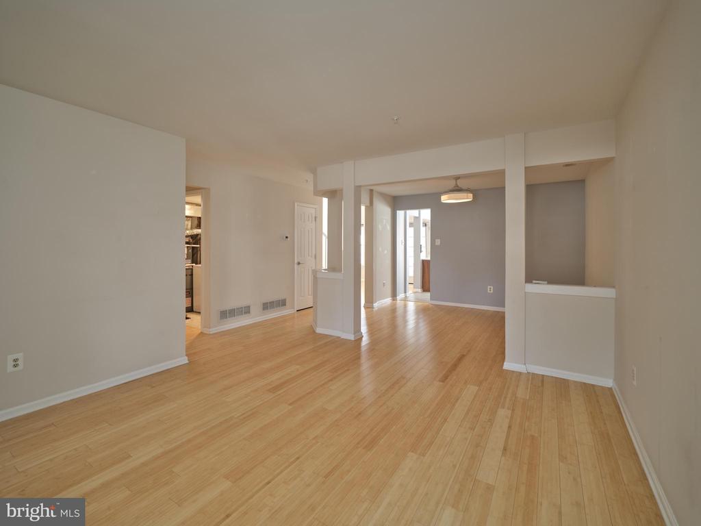 509 Waterford Ct, #82