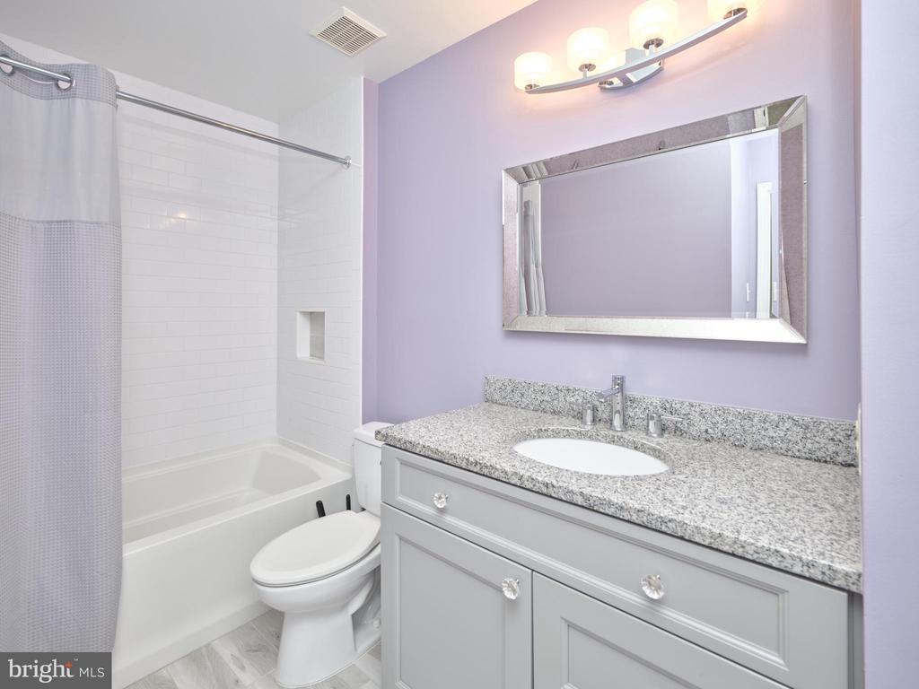 509 Waterford Ct, #82