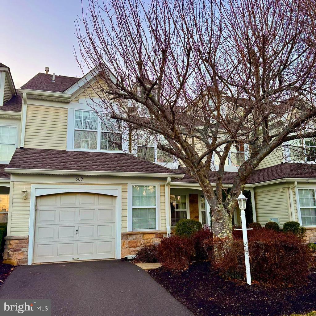 509 Waterford Ct, #82