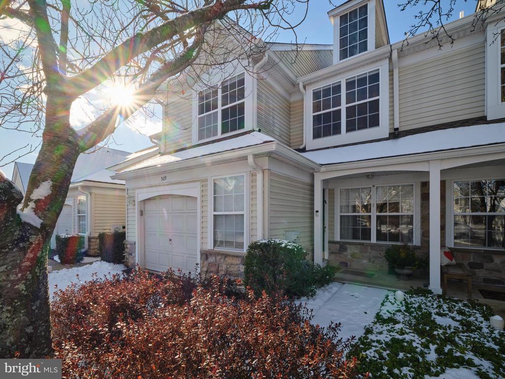509 Waterford Ct, #82