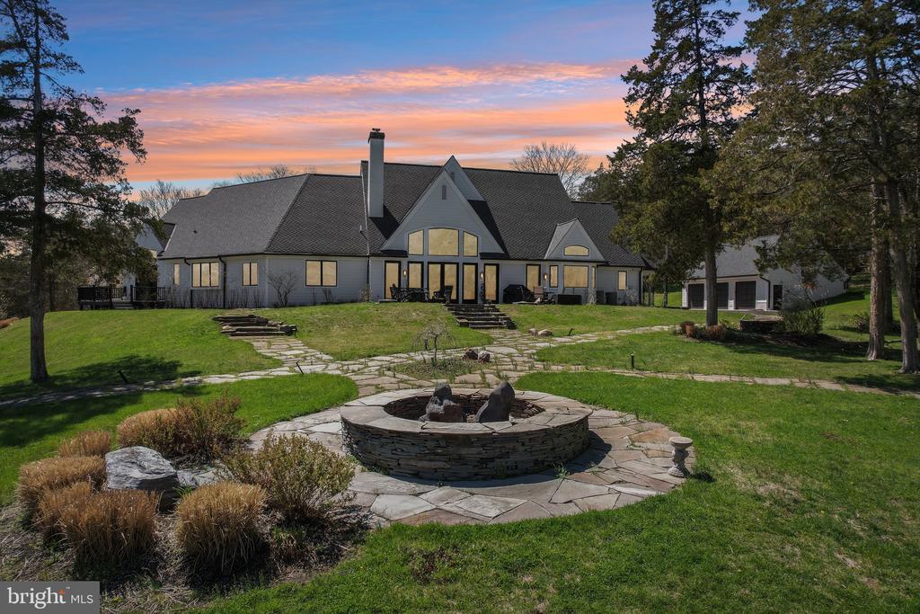 2 CEDAR LANE