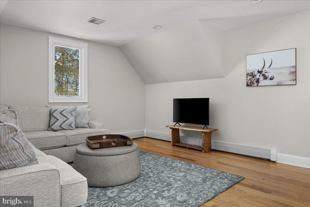 2 CEDAR LANE