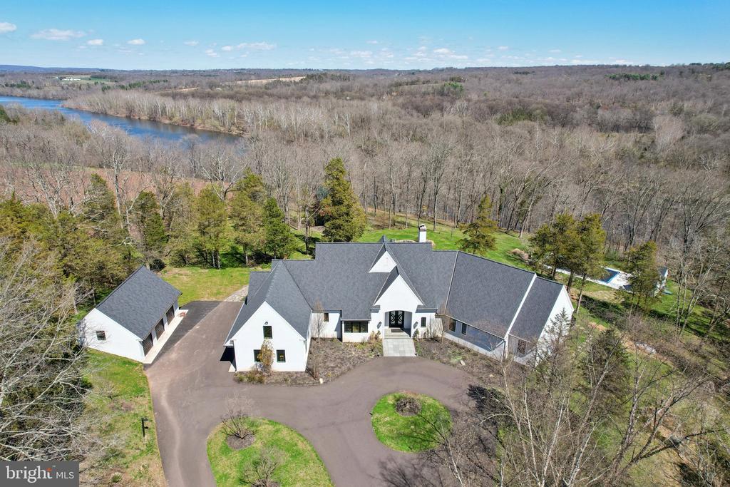 2 CEDAR LANE