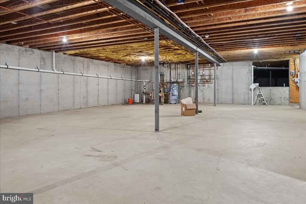 2 CEDAR LANE