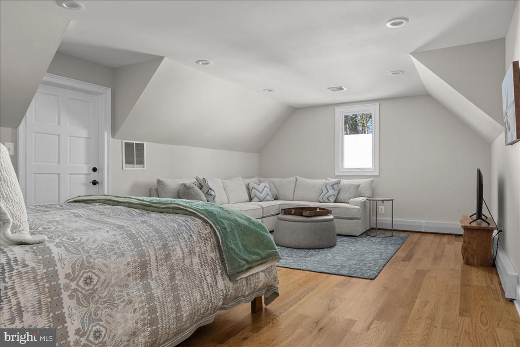 2 CEDAR LANE